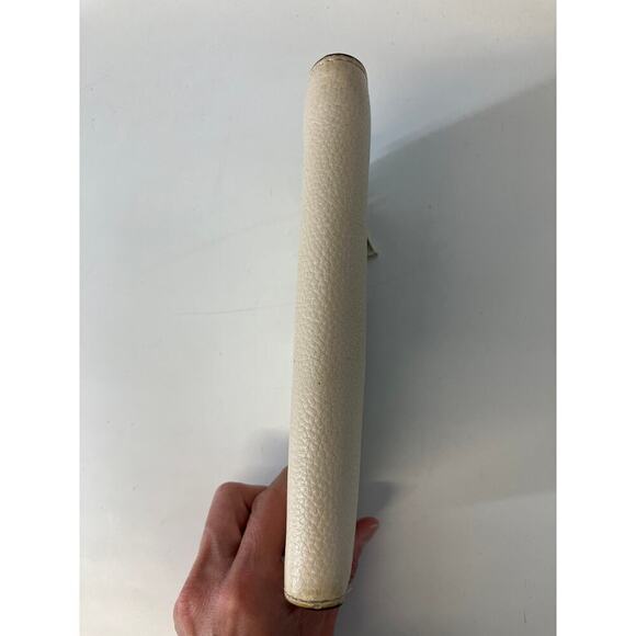 MICHAEL KORS, LARGE IVORY PEBBLED LEATHER WALLET - Picture 6 of 16